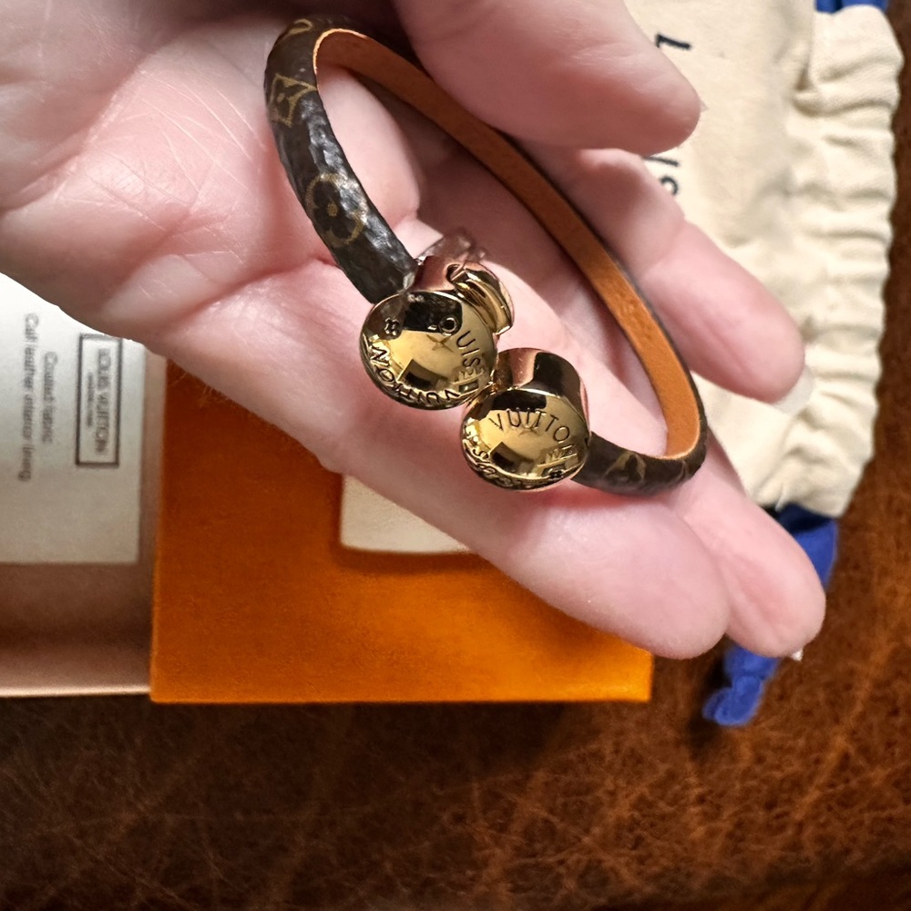 Louis Vuitton monogram, mini bracelet brown canvas and gold hardware